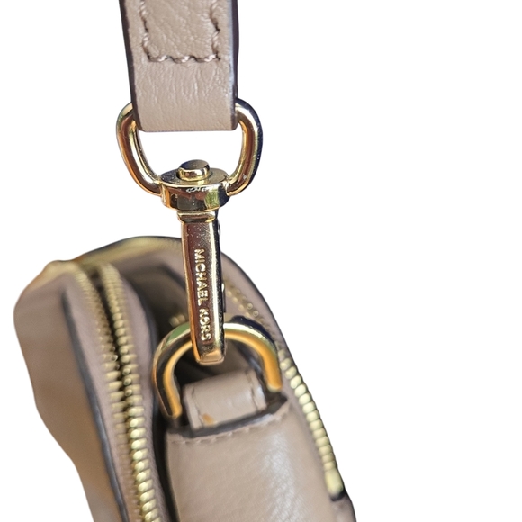 MICHAEL KORS POCKETBOOK - Picture 7 of 10